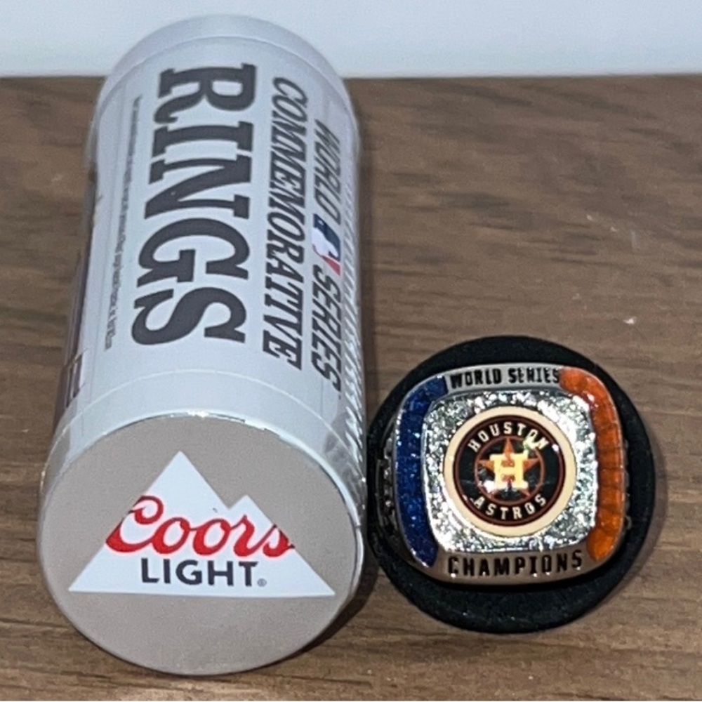 Houston Astros Commemorative 2017 World Series Champions Ring - Picture 2 of 11